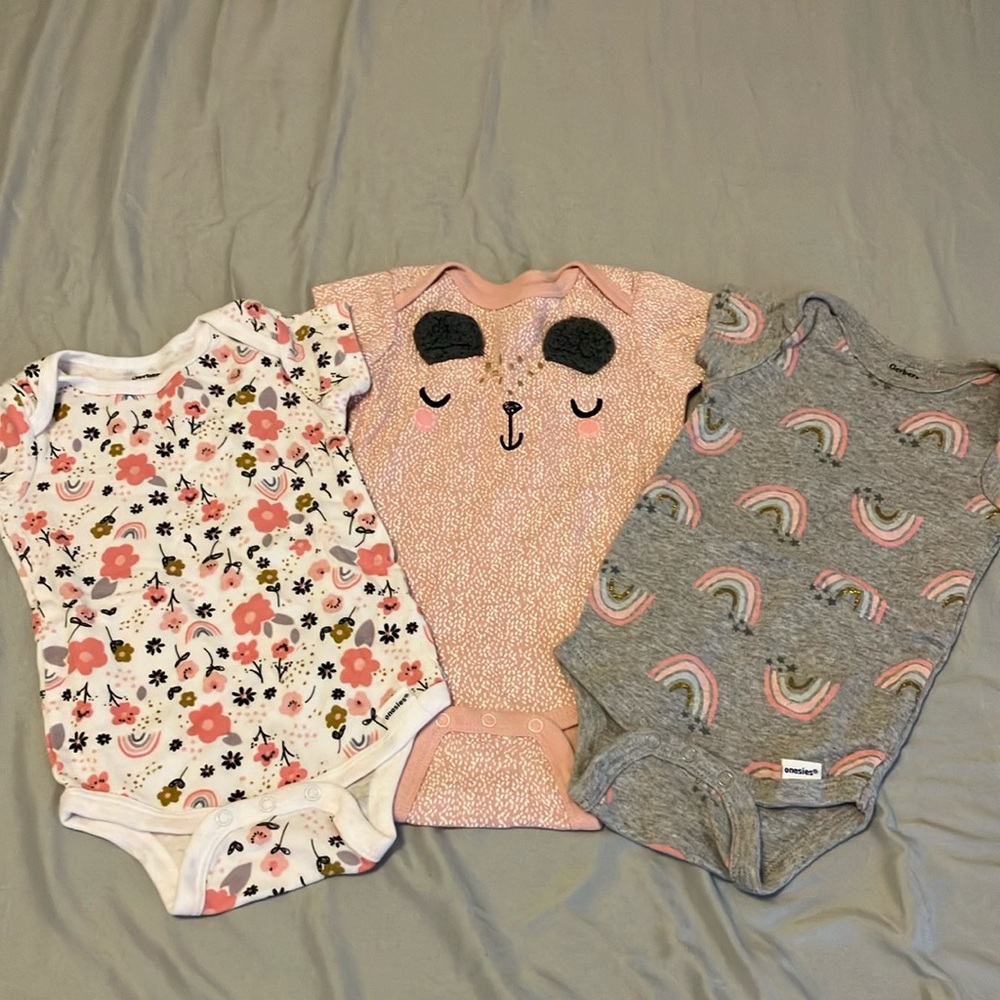 🌸  3/$15 Baby onesies
